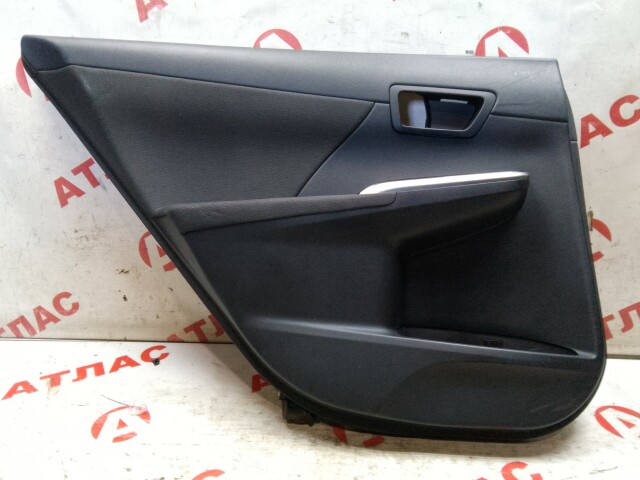 Обшивка двери TOYOTA Camry 