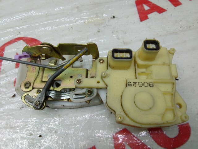 Замок двери HONDA Accord 