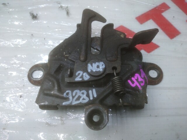 Замок капота TOYOTA FunCargo 