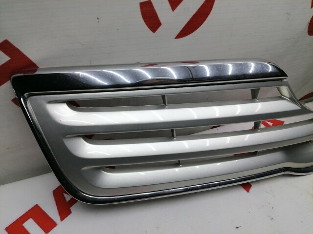 Решетка радиатора TOYOTA Avensis 