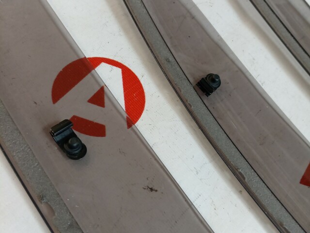 Ветровик TOYOTA Avensis 