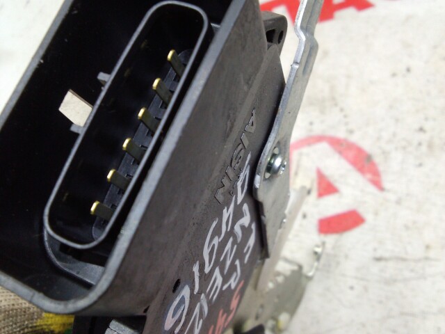 Замок двери TOYOTA Corolla 