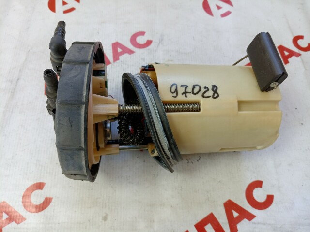 Бензонасос TOYOTA Avensis 