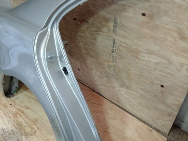 Крыло заднее TOYOTA Avensis 