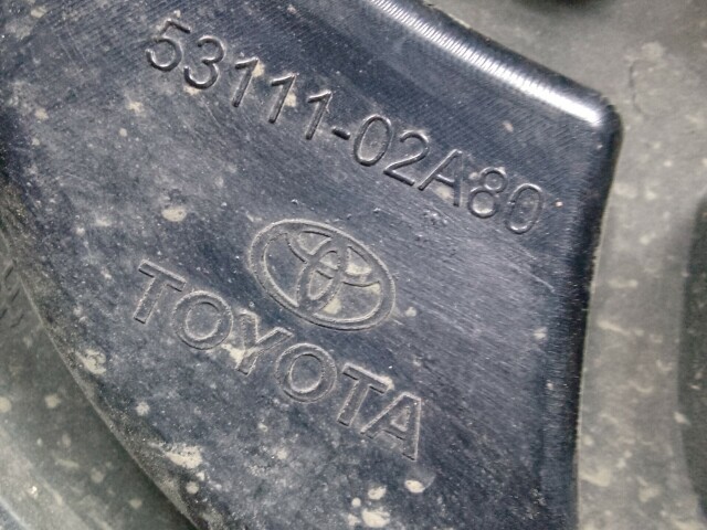 Решетка радиатора TOYOTA Corolla 