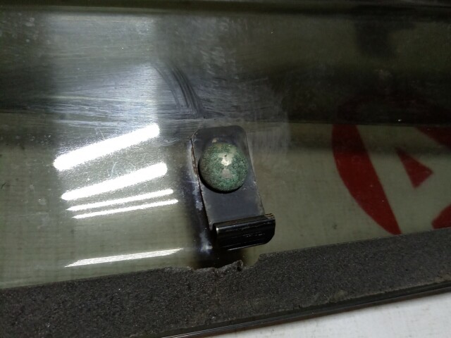 Ветровик MAZDA Premacy 