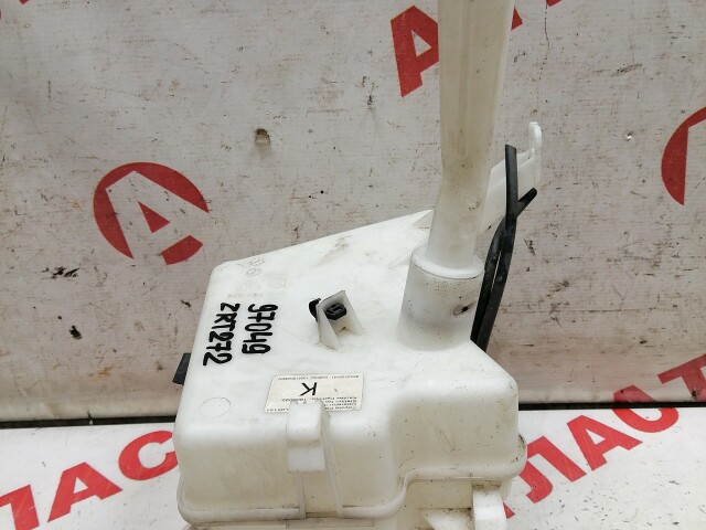 Бачок омывателя TOYOTA Avensis 