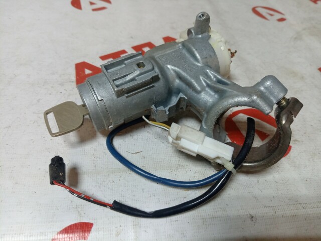 Замок зажигания TOYOTA Vitz 