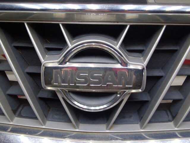 Решетка радиатора NISSAN Sunny 