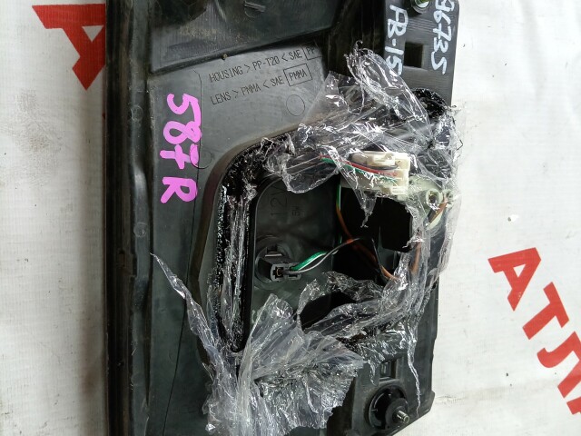 Вставка багажника NISSAN Sunny 