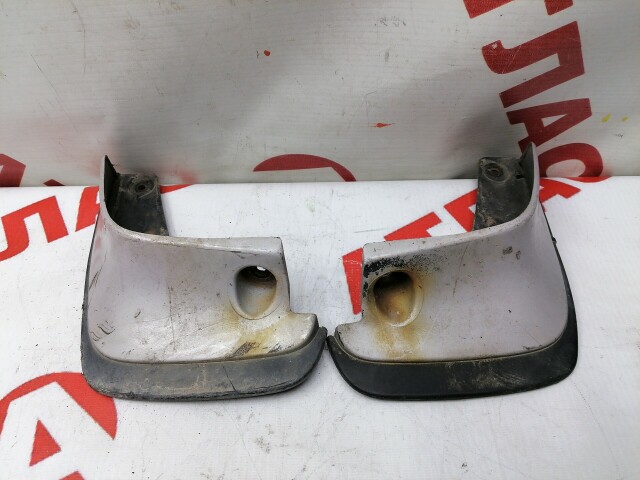 Брызговик TOYOTA Corolla 