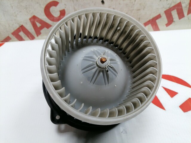 Моторчик печки TOYOTA Ist 