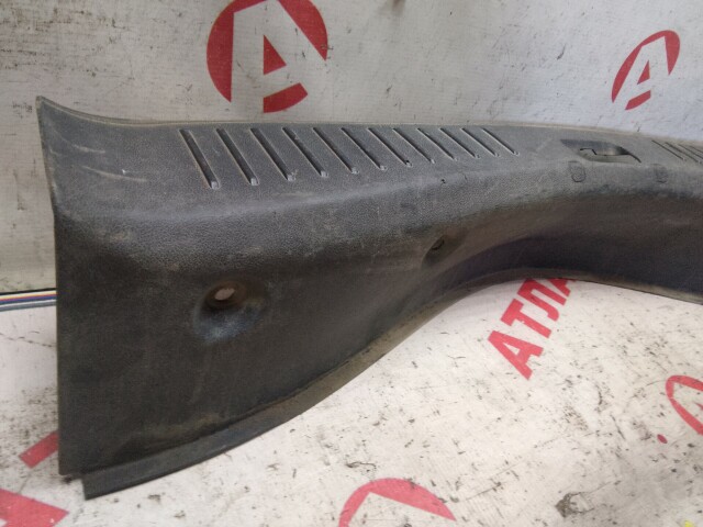 Накладка замка багажника FORD Focus II 