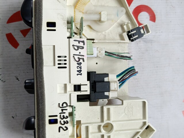 Блок управления печкой и кондиционером NISSAN Sunny 