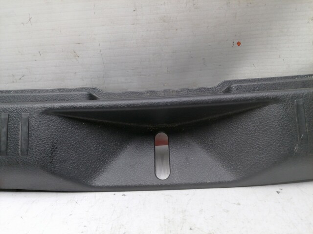 Накладка замка багажника TOYOTA Corolla Fielder 