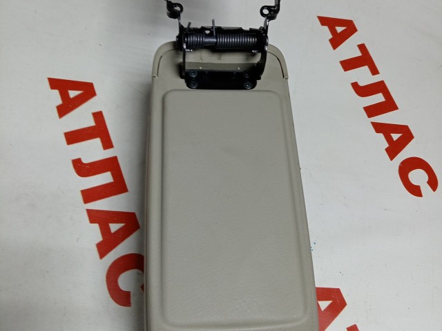 Подлокотник TOYOTA Avensis 
