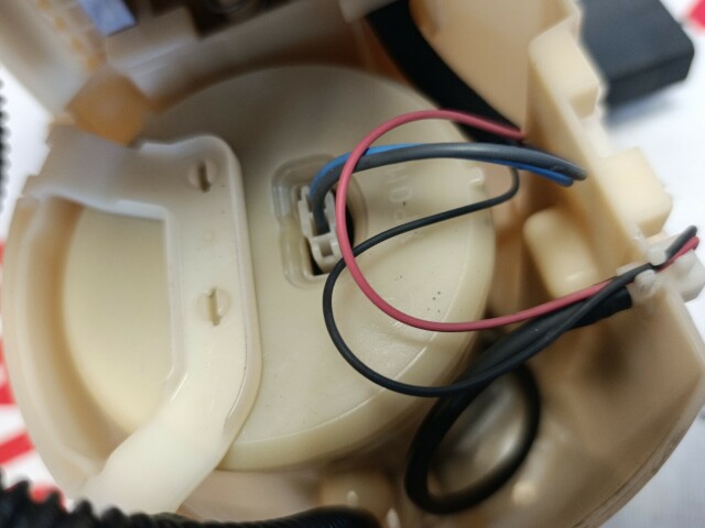 Бензонасос TOYOTA Corolla Axio 