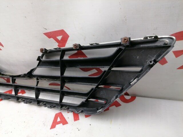 Решетка радиатора TOYOTA Camry 