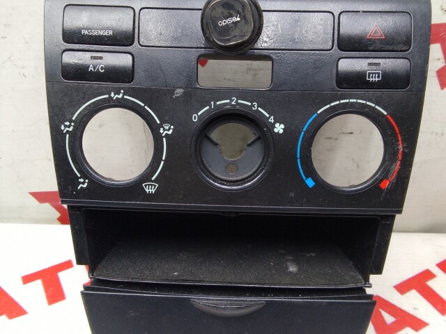 Накладка TOYOTA Corolla 