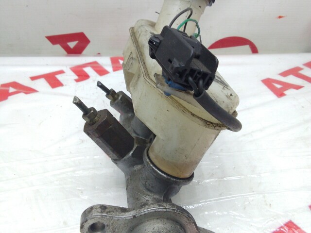 Главный тормозной цилиндр MAZDA Bongo Friendee 