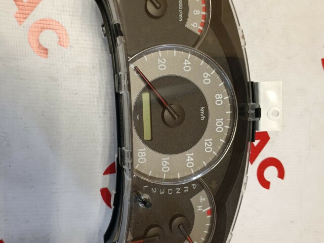 Щиток приборов TOYOTA Caldina 