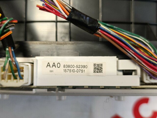 Щиток приборов TOYOTA Platz 