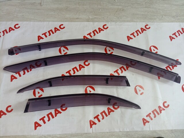 Ветровик NISSAN Sunny 