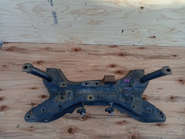 Балка поперечная TOYOTA Vitz 