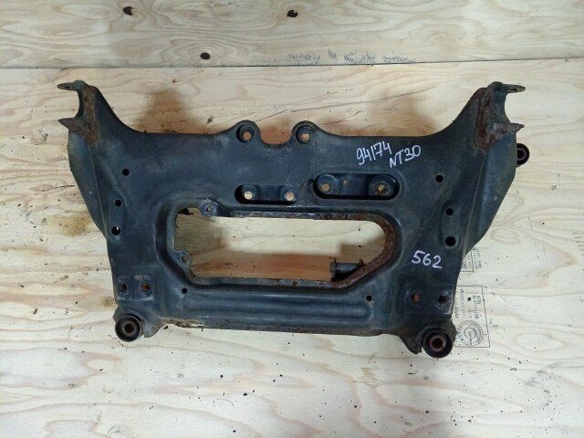 Балка поперечная NISSAN X-Trail 