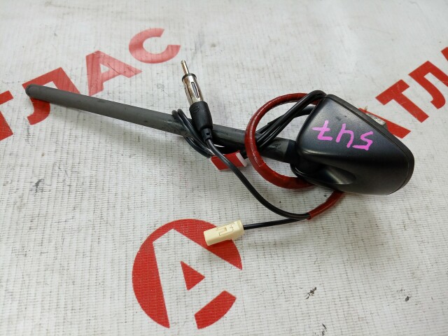 Антенна TOYOTA Ist 