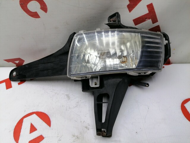 Туманка TOYOTA Estima 