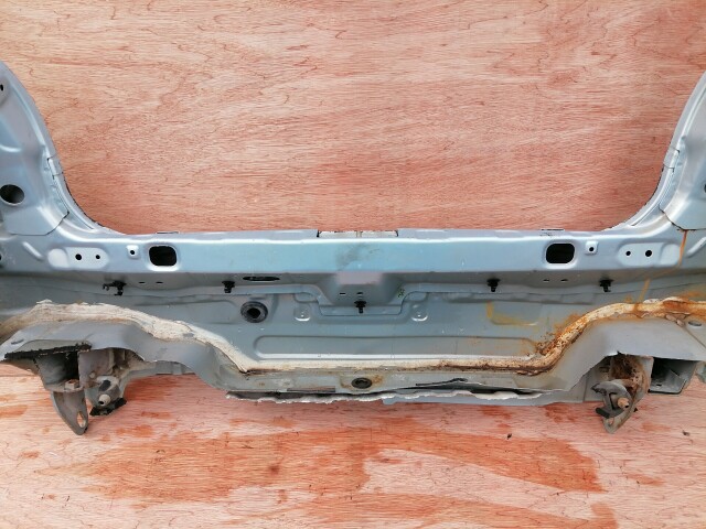 Задняя панель TOYOTA Vitz 