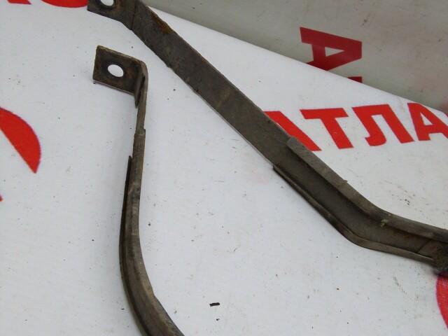 Крепление бензобака TOYOTA Corolla 