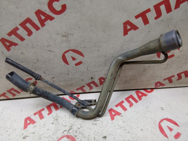 Горловина бензобака TOYOTA Ist 