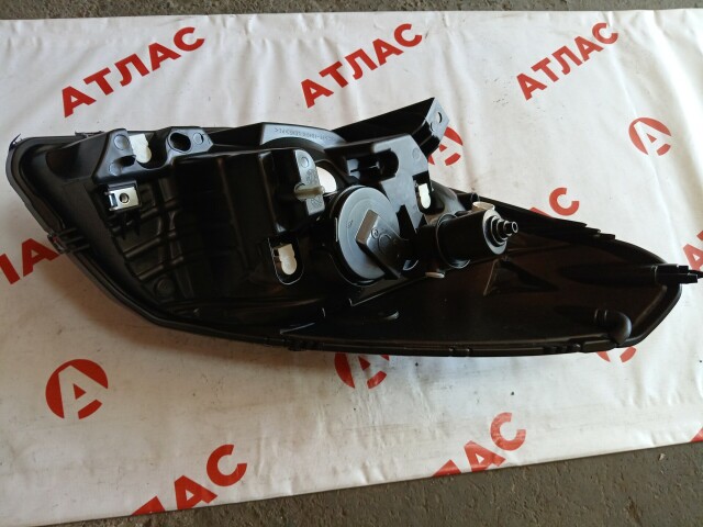 Фара RENAULT Sandero Stepway 