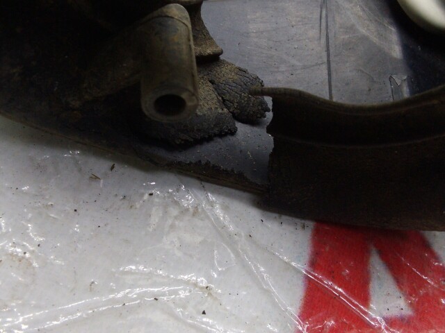 Лючок бензобака HONDA Fit 