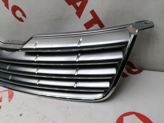 Решетка радиатора TOYOTA Corolla 