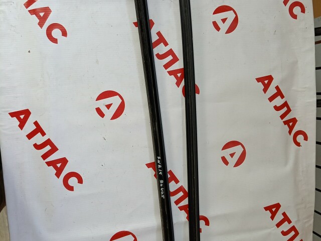 Молдинг лобового стекла NISSAN Sunny 