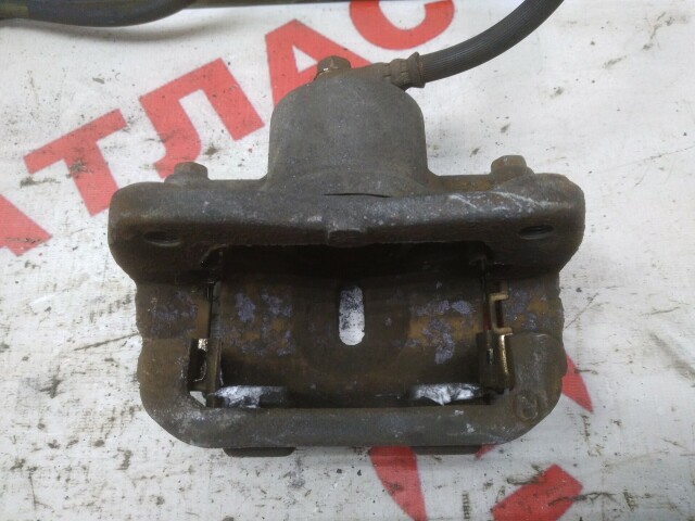 Суппорт TOYOTA Ist 