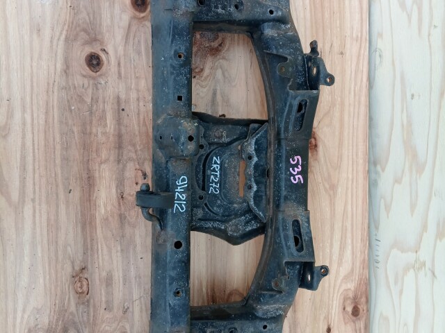 Балка задняя TOYOTA Avensis 