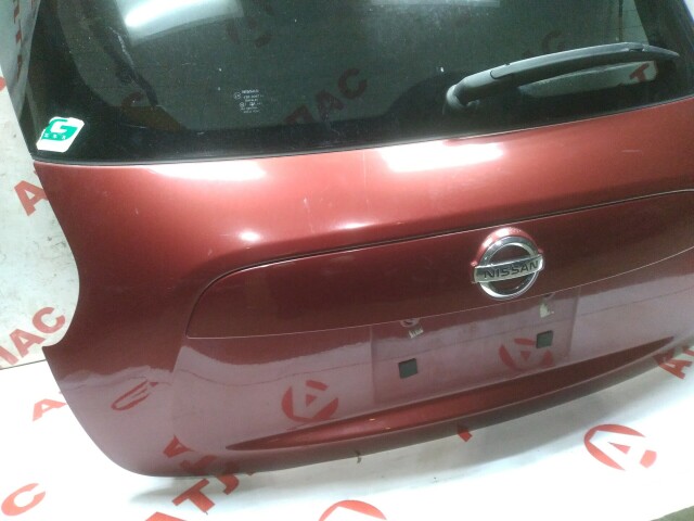 Дверь багажника NISSAN Juke 