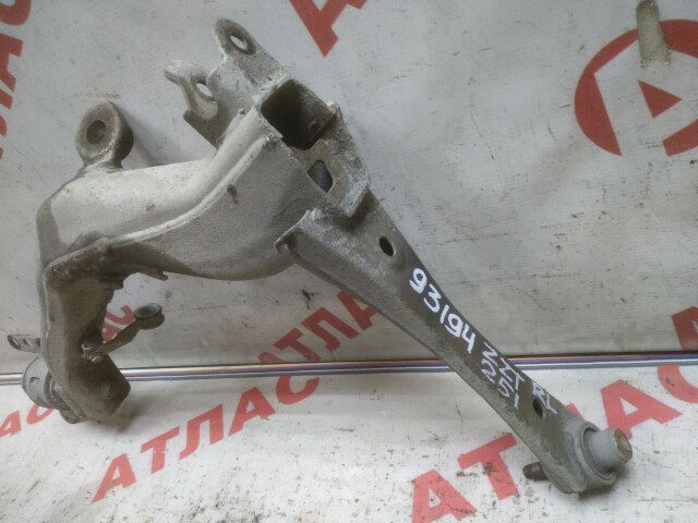 Рычаг TOYOTA Avensis 