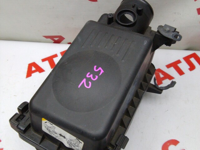 Корпус воздушного фильтра TOYOTA Avensis 