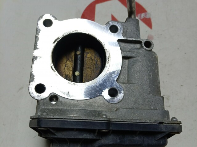 Дроссельная заслонка TOYOTA Corolla Runx 