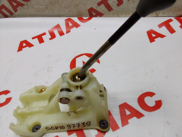 Рычаг КПП TOYOTA Vitz 