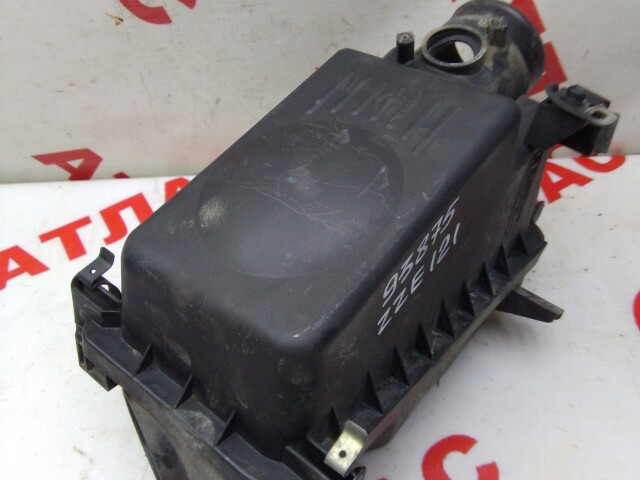 Корпус воздушного фильтра TOYOTA Corolla 3ZZ-FE