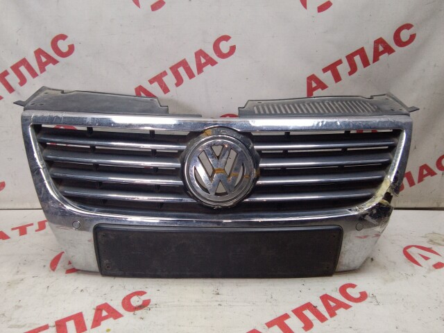 Решетка радиатора VOLKSWAGEN Passat 