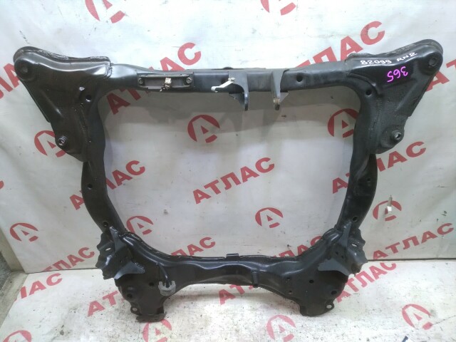 Подрамник HONDA Stream 