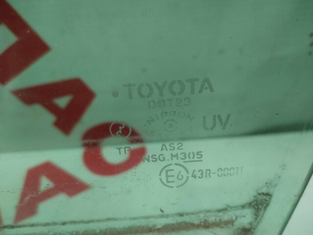 Стекло TOYOTA Corolla Runx 