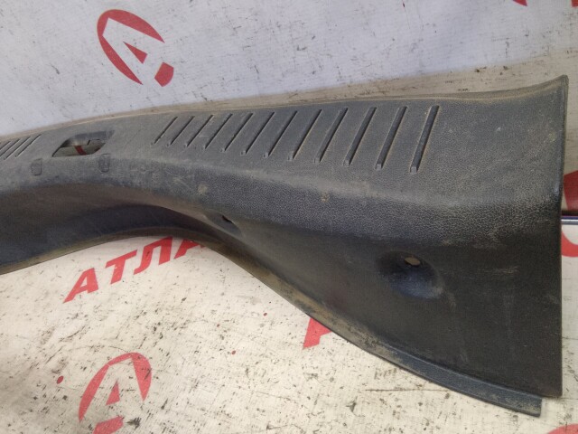 Накладка замка багажника FORD Focus II 